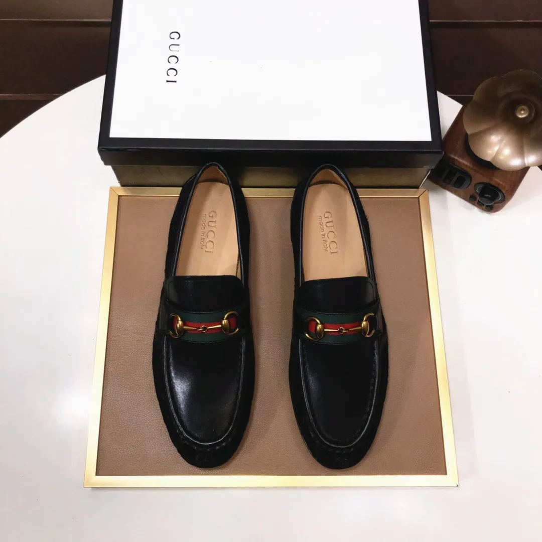 Men's shoes 💰600💰 Brand: GUCCI (Gucci) Standard size: Men's size 38/44 (45 can be customized) Grade: Same as the official website Original quality Material: Original cowhide Water-dyed cowhide lining Original rubber outsole Style category: Men's fashionable casual leather shoes Distinguished big-name luxury elements Top luxury Color: Actual picture